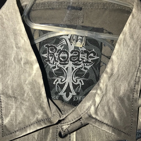 Roar Dress Shirt - Picture 3 of 3